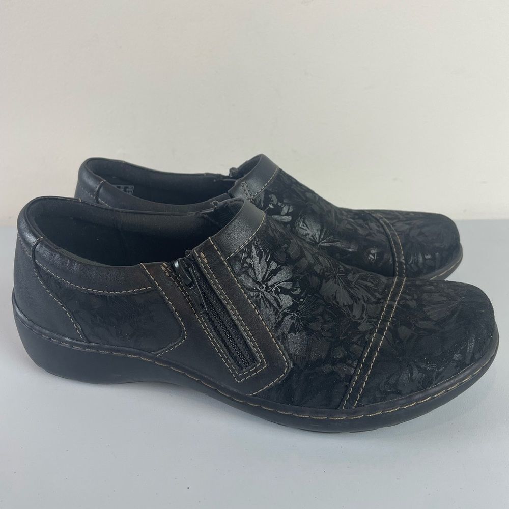Clarks Womens Cora Giny Leather Slip On Casual Shoes Size 7.5 Black 22545